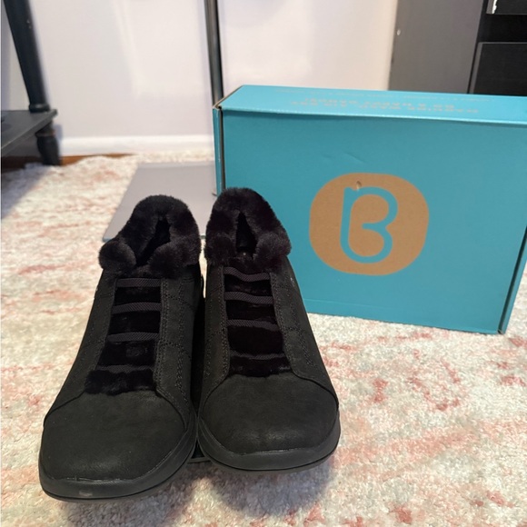 Bzees Black Women's Slip-On Sneakers - Picture 3 of 4